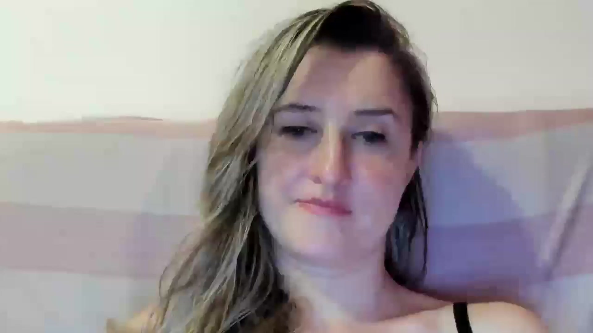 Gallery image thumbnail from BestDream's myfreecams stream on, 07/06/2024, 23:26 image 11 of 20