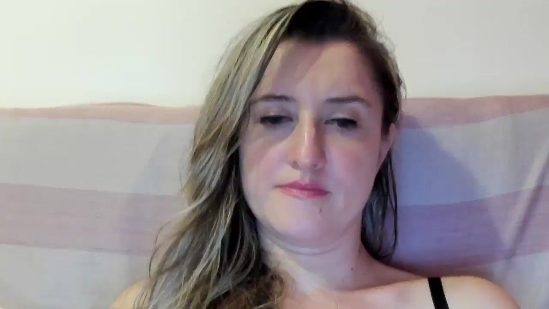 Gallery image thumbnail from BestDream's myfreecams stream on, 07/06/2024, 23:26 image 13 of 20