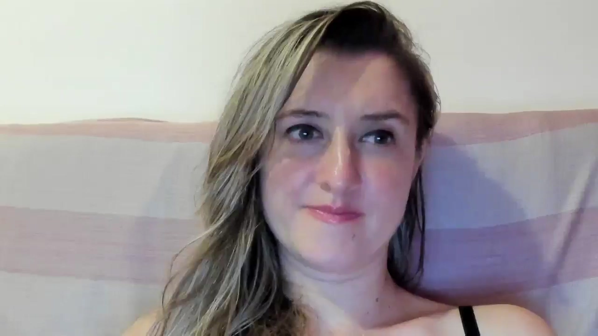 Gallery image thumbnail from BestDream's myfreecams stream on, 07/06/2024, 23:26 image 12 of 20