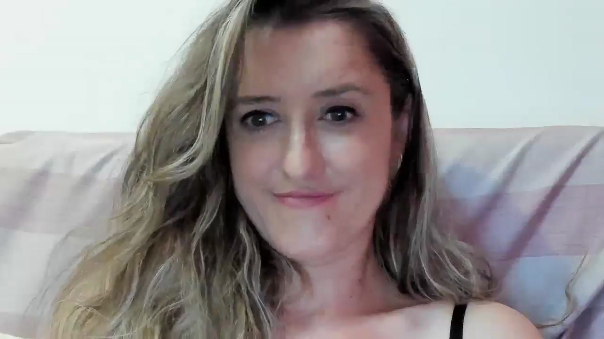 Gallery image thumbnail from BestDream's myfreecams stream on, 07/09/2024, 21:11 image 9 of 20