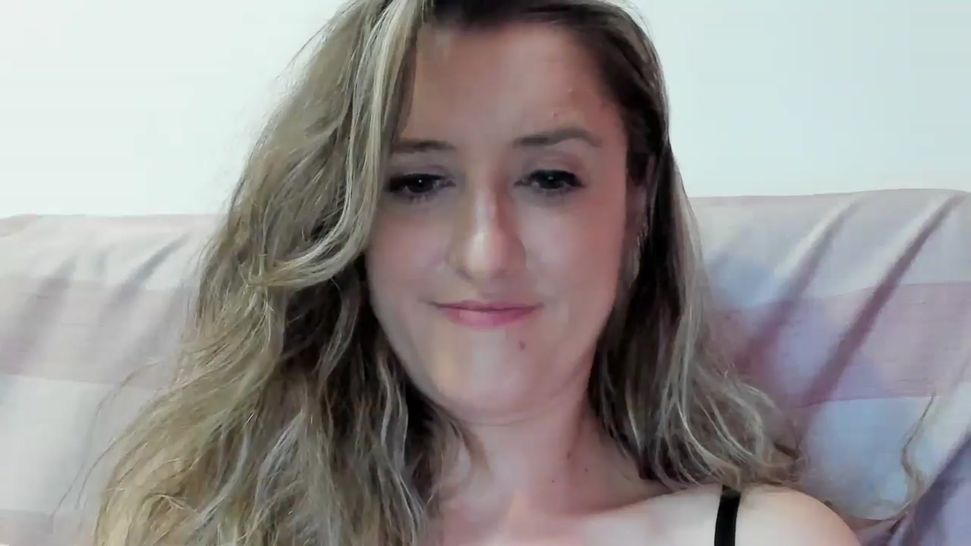 Gallery image thumbnail from BestDream's myfreecams stream on, 07/09/2024, 21:11 image 14 of 20