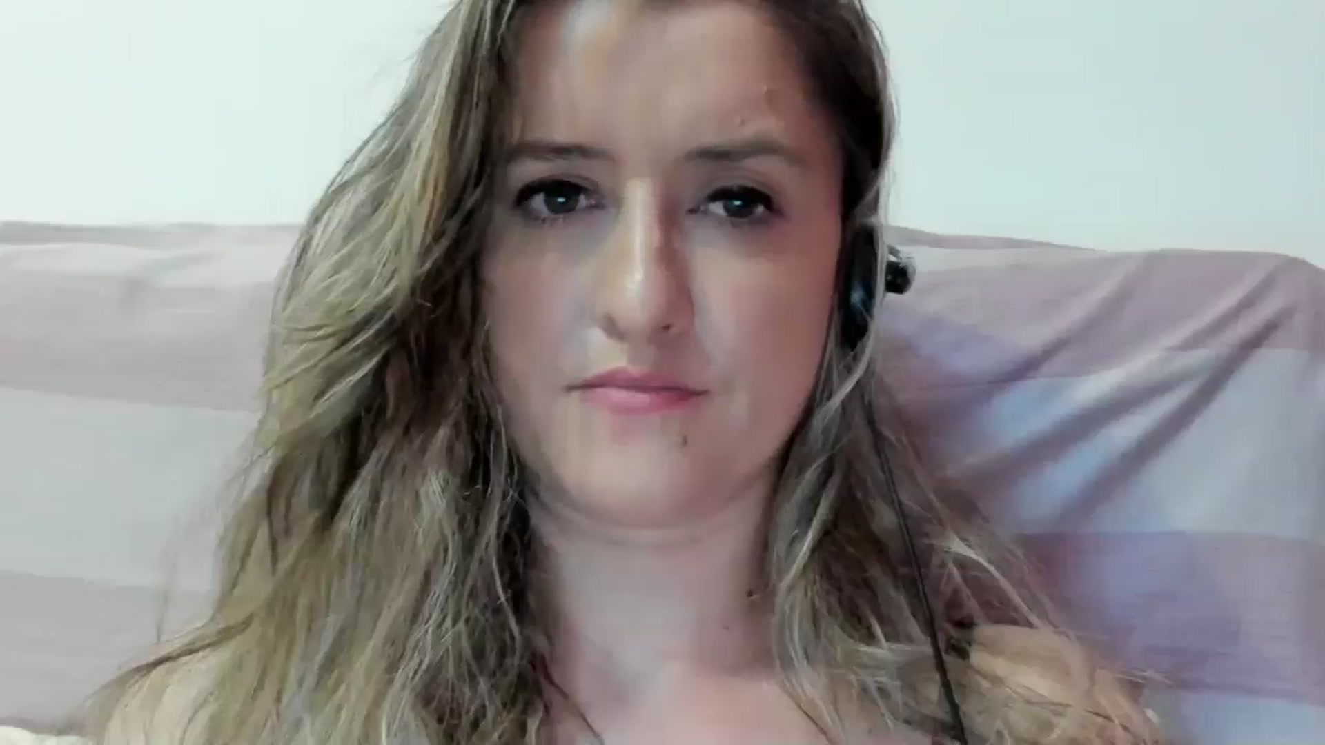Gallery image thumbnail from BestDream's myfreecams stream on, 07/09/2024, 23:09 image 16 of 20