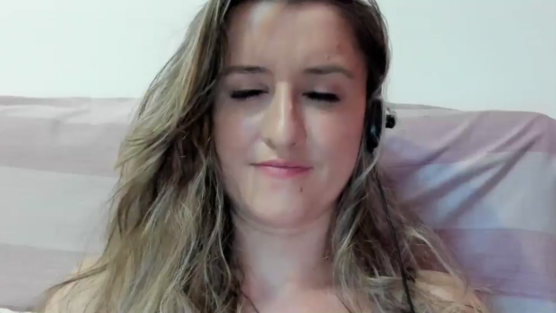 Gallery image thumbnail from BestDream's myfreecams stream on, 07/09/2024, 23:09 image 4 of 20