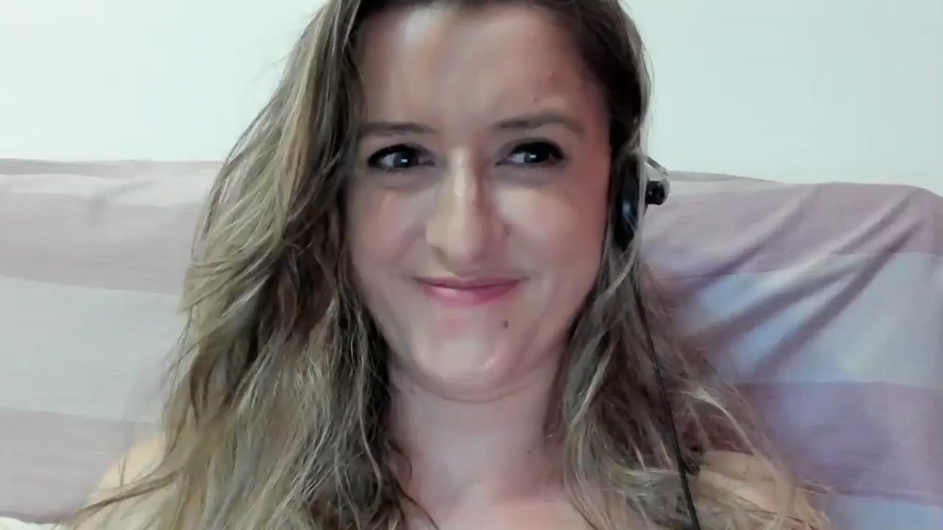 Gallery image thumbnail from BestDream's myfreecams stream on, 07/09/2024, 23:09 image 9 of 20