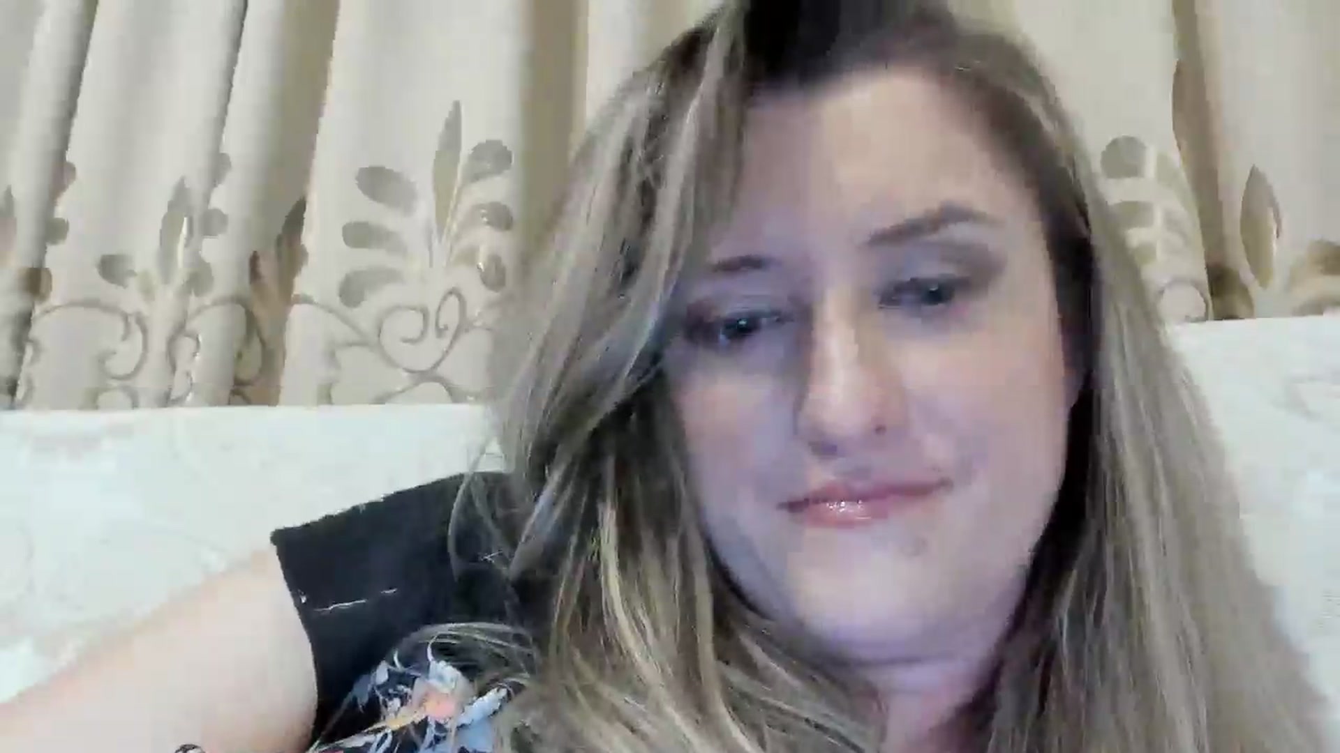Gallery image thumbnail from BestDream's myfreecams stream on, 07/11/2024, 23:11 image 19 of 20