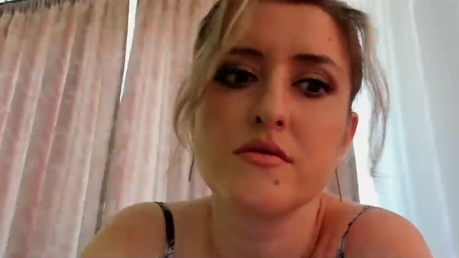 Gallery image thumbnail from BestDream's myfreecams stream on, 07/13/2024, 12:30 image 13 of 20