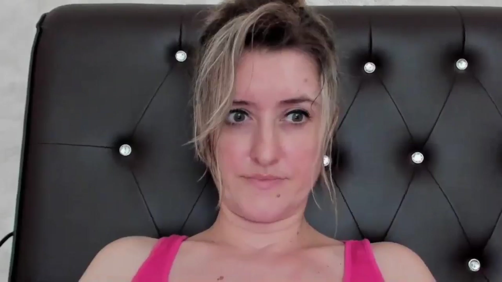Gallery image thumbnail from BestDream's myfreecams stream on, 07/15/2024, 09:33 image 10 of 20