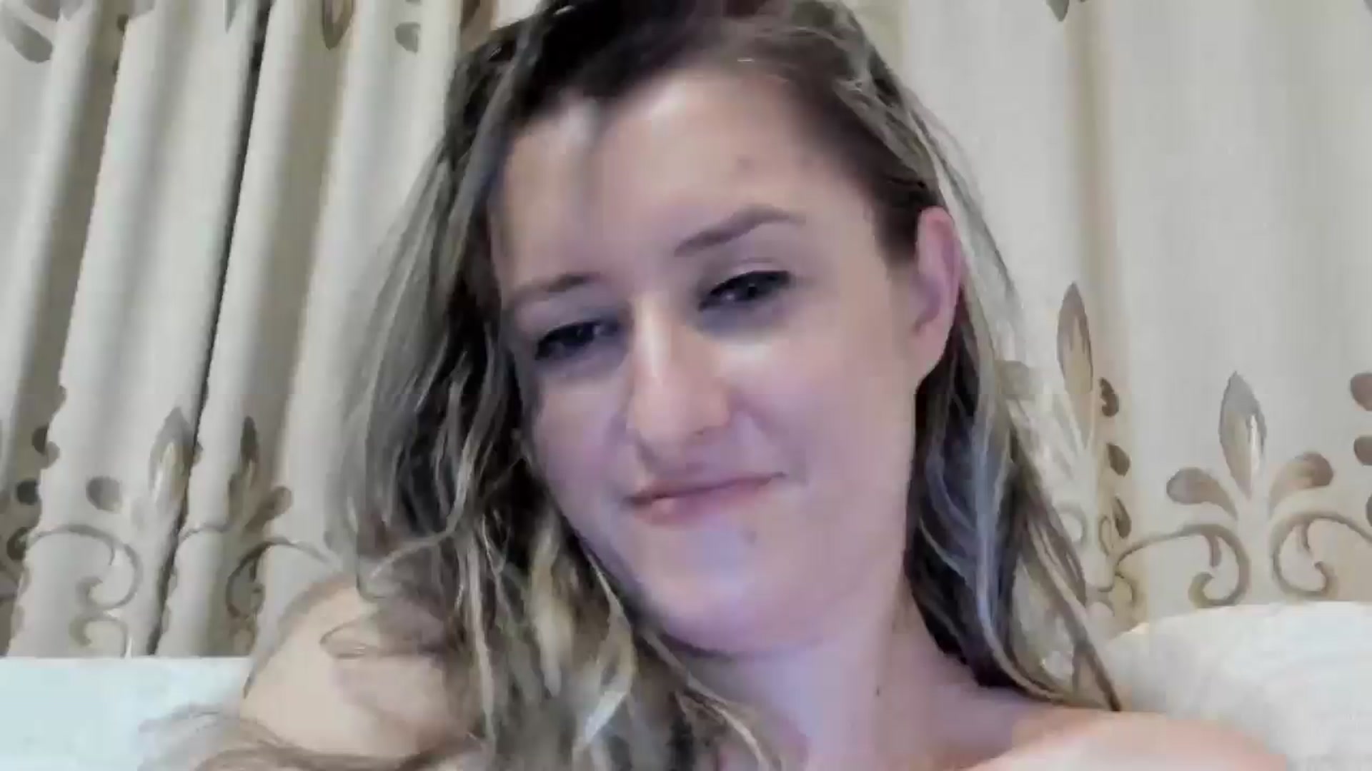 Gallery image thumbnail from BestDream's myfreecams stream on, 07/20/2024, 02:36 image 13 of 20