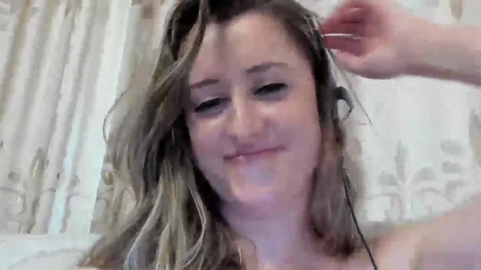 Gallery image thumbnail from BestDream's myfreecams stream on, 07/20/2024, 04:32 image 15 of 20
