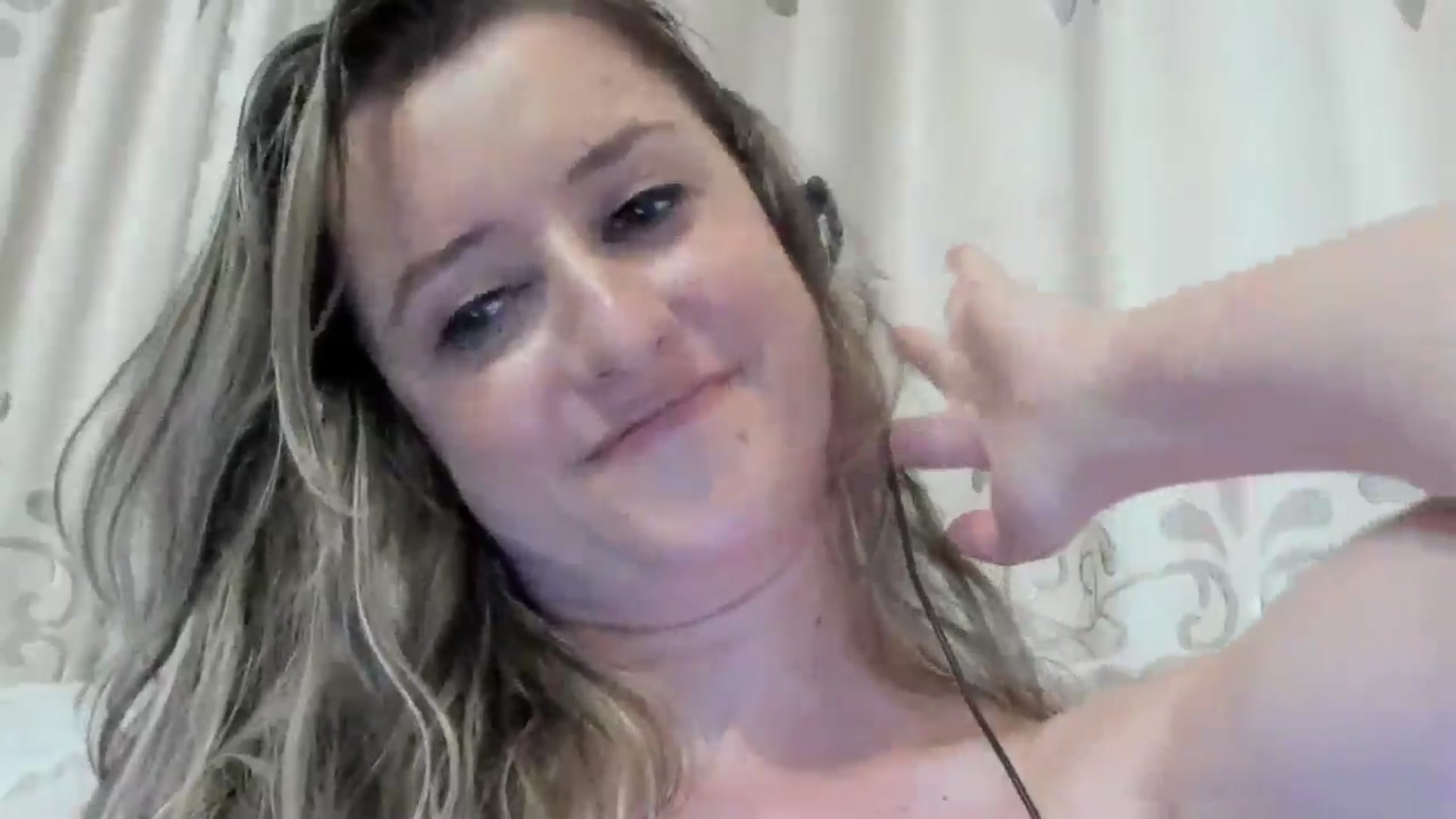 Gallery image thumbnail from BestDream's myfreecams stream on, 07/20/2024, 04:32 image 8 of 20