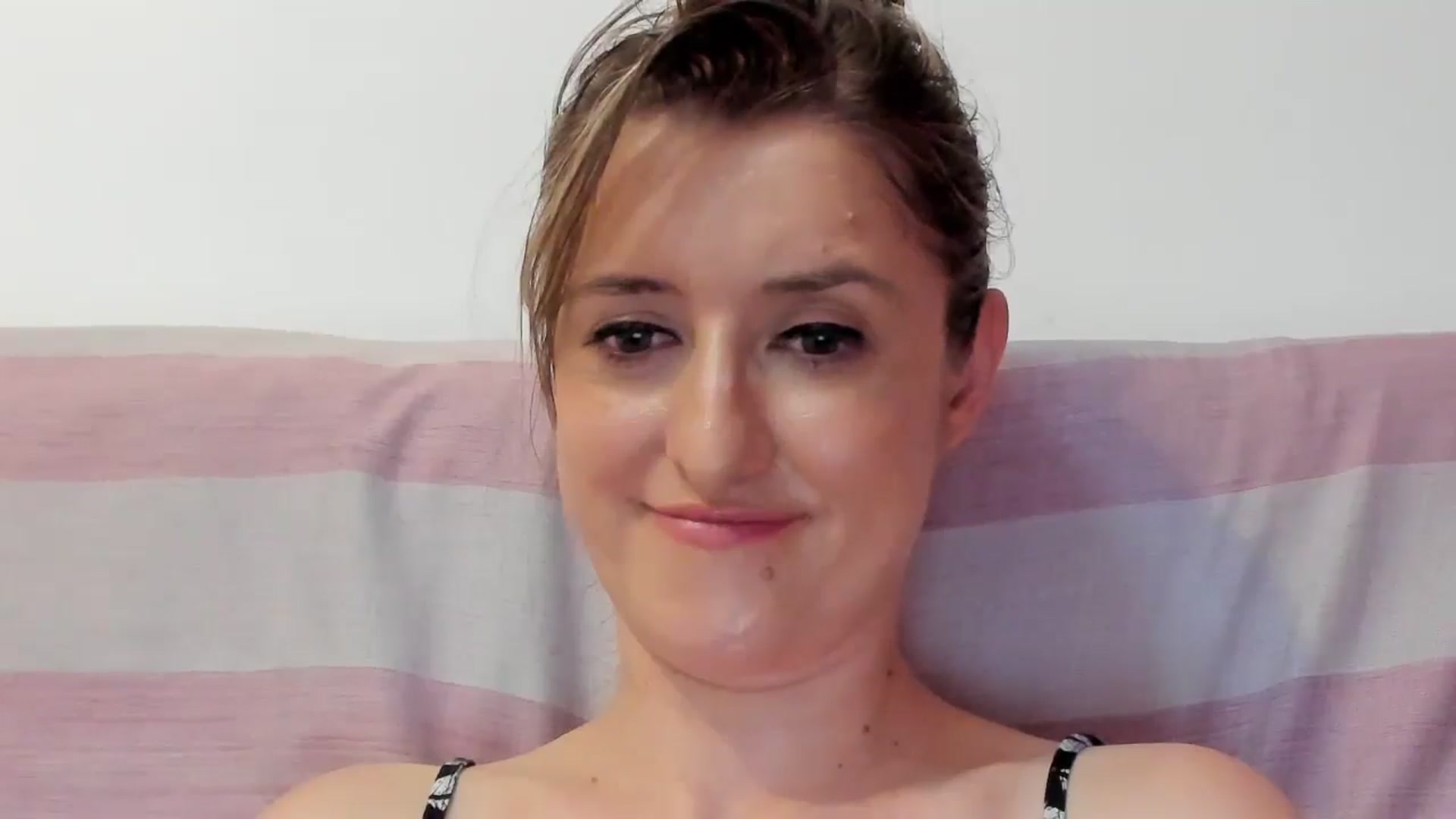 Gallery image thumbnail from BestDream's myfreecams stream on, 07/20/2024, 21:54 image 15 of 20