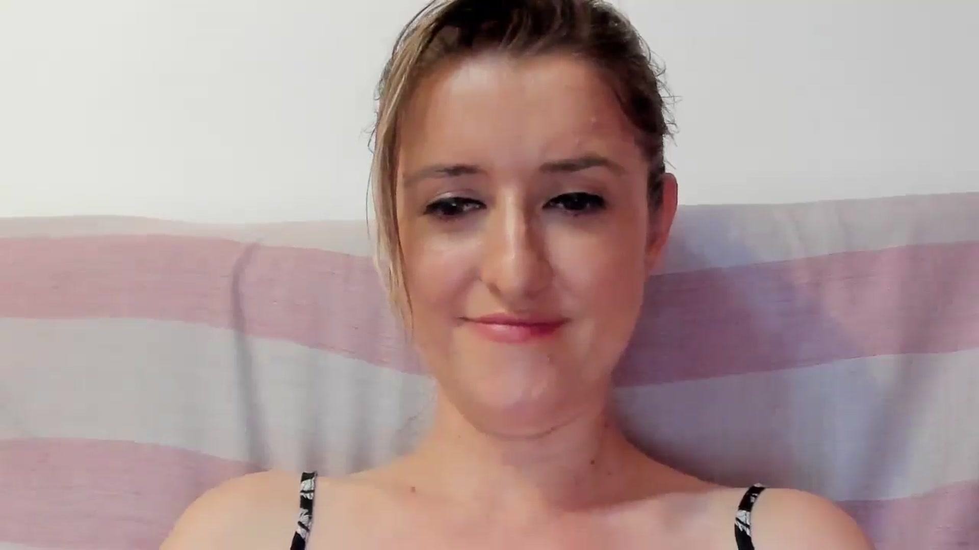 Gallery image thumbnail from BestDream's myfreecams stream on, 07/20/2024, 22:42 image 9 of 20