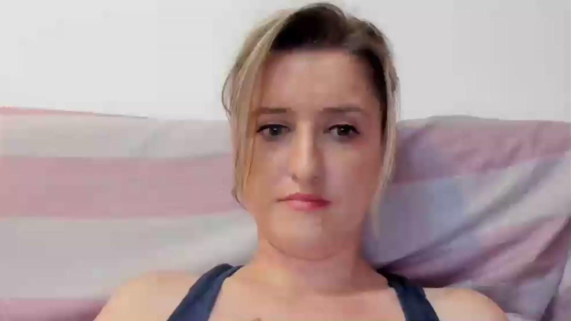Gallery image thumbnail from BestDream's myfreecams stream on, 07/21/2024, 22:27 image 10 of 20