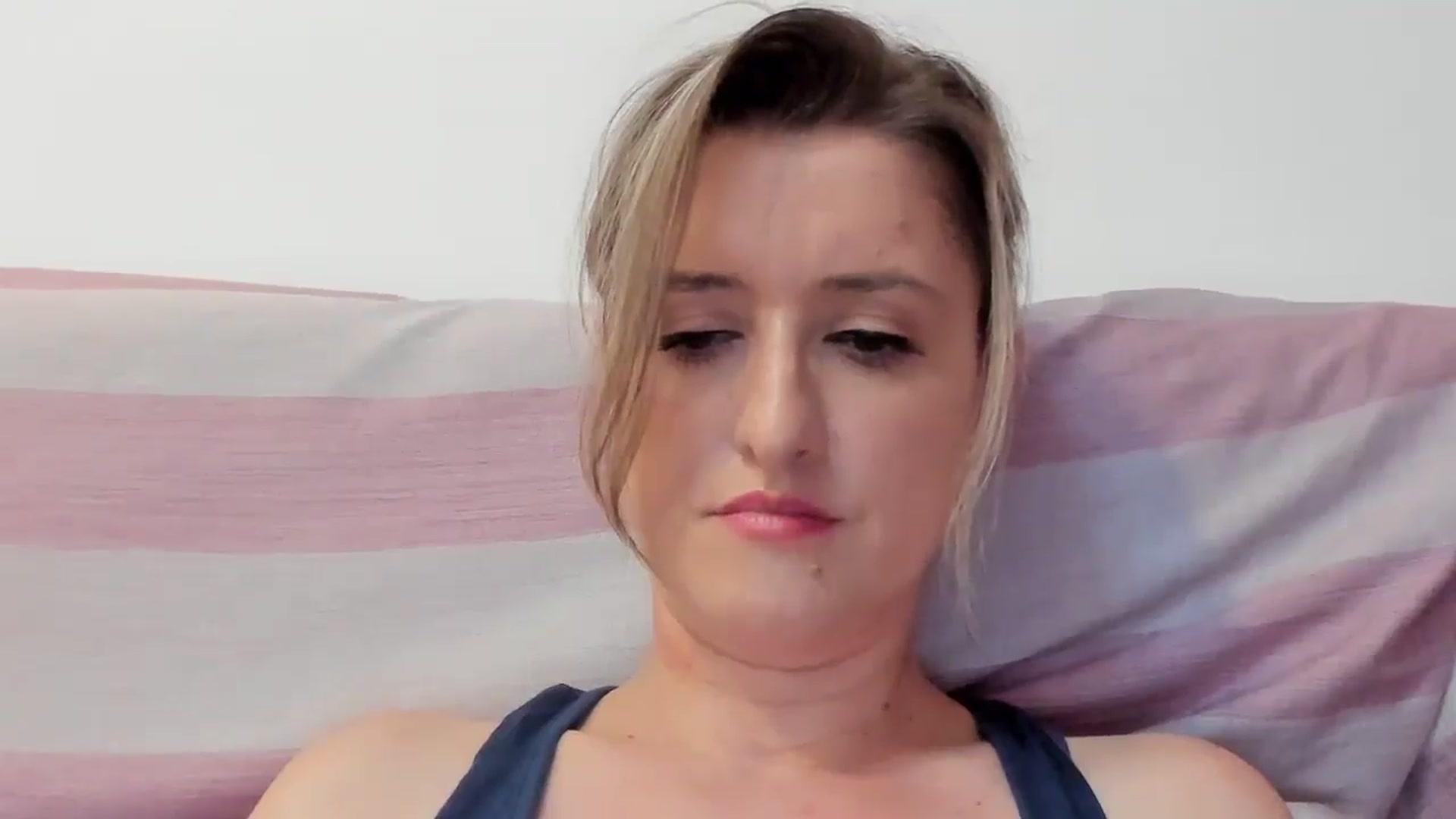Gallery image thumbnail from BestDream's myfreecams stream on, 07/21/2024, 22:27 image 15 of 20