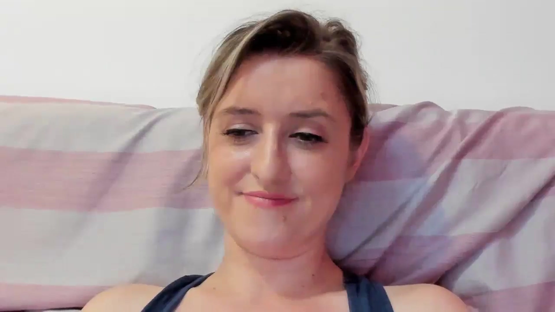 Gallery image thumbnail from BestDream's myfreecams stream on, 07/22/2024, 24:03 image 18 of 20
