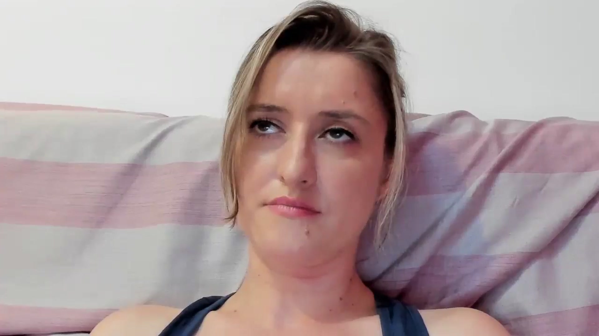 Gallery image thumbnail from BestDream's myfreecams stream on, 07/22/2024, 24:03 image 14 of 20