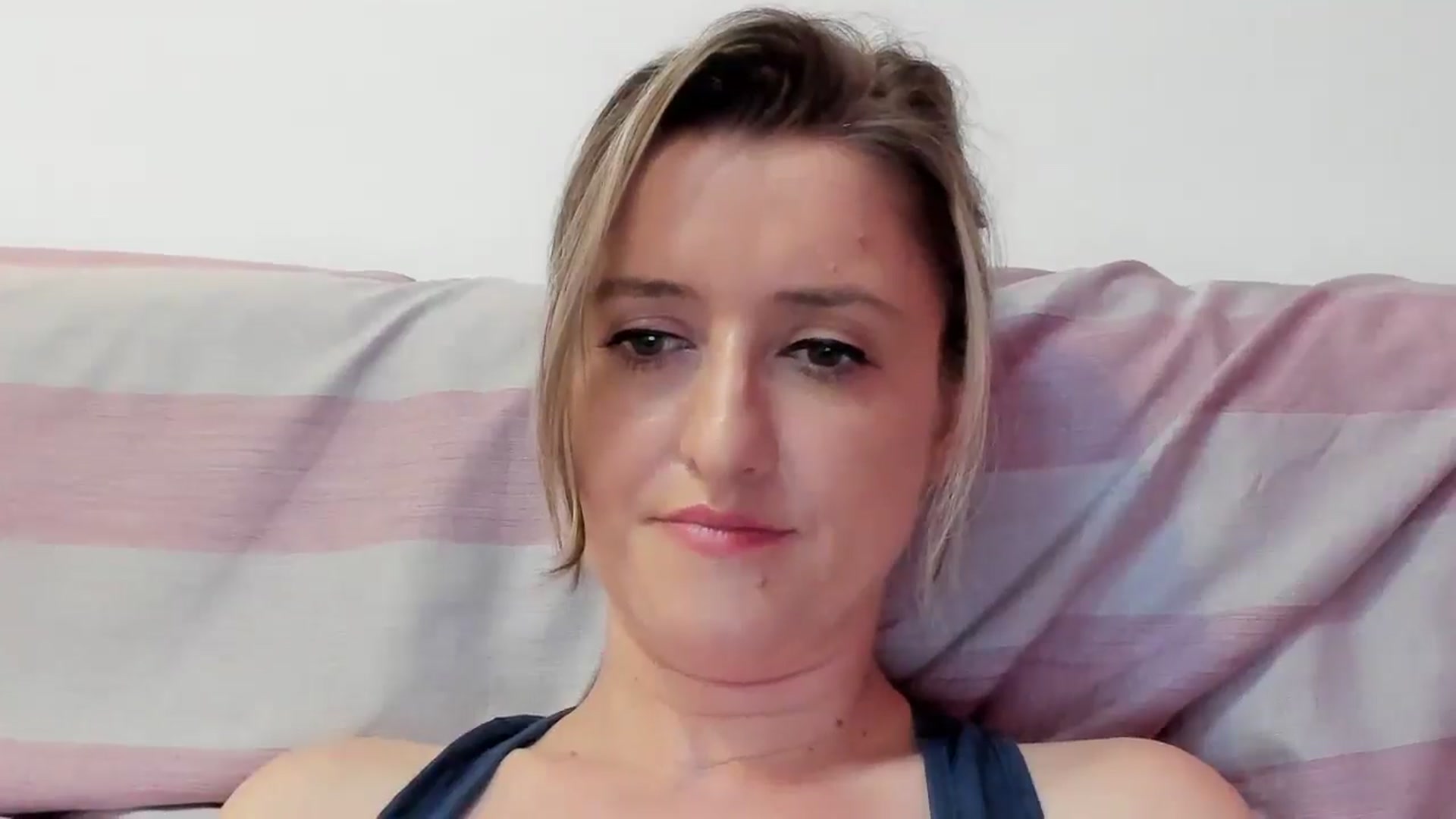 Gallery image thumbnail from BestDream's myfreecams stream on, 07/22/2024, 24:03 image 15 of 20