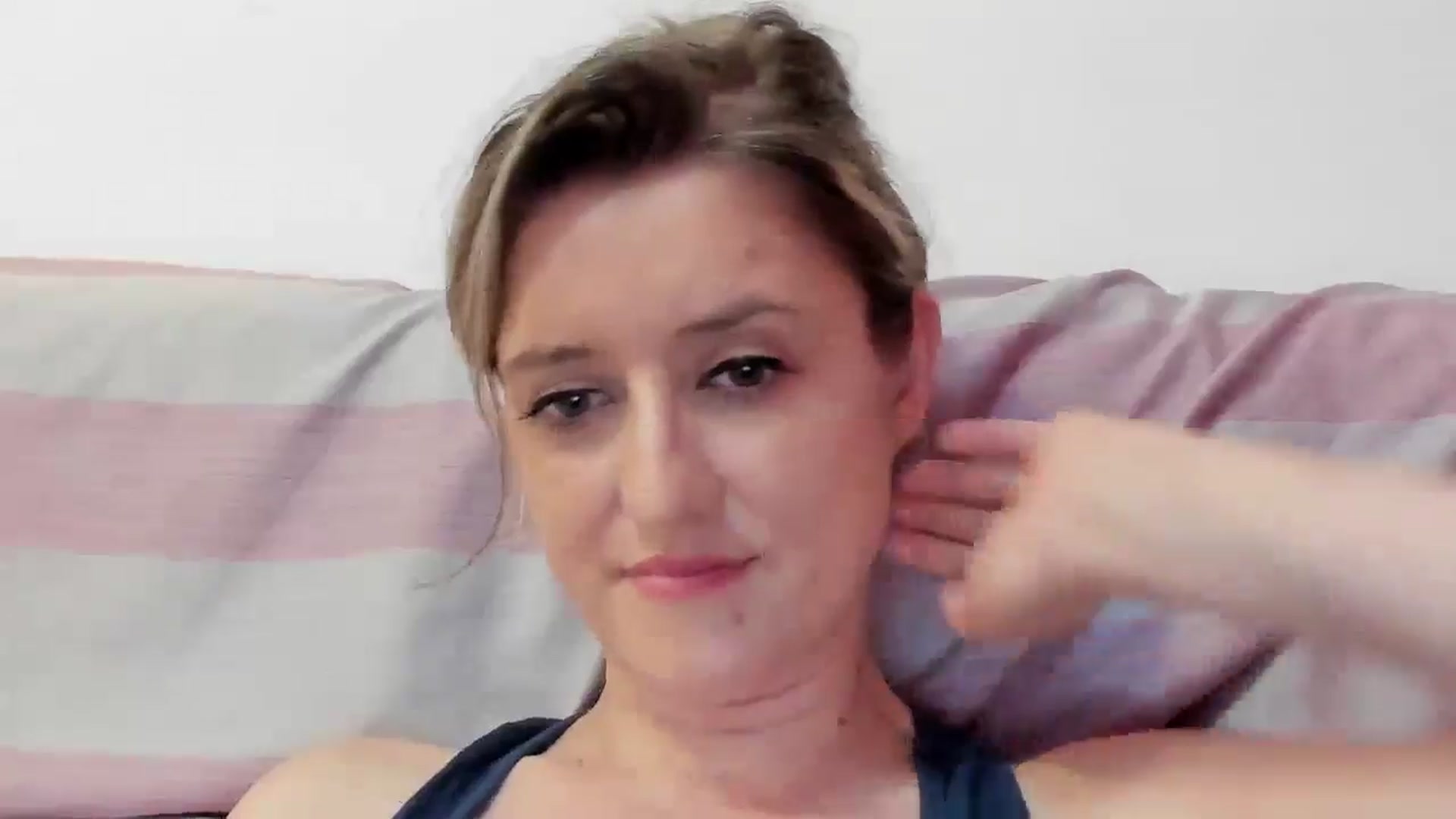 Gallery image thumbnail from BestDream's myfreecams stream on, 07/22/2024, 24:03 image 17 of 20