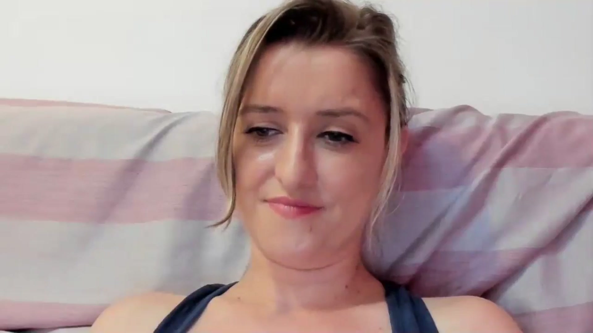 Gallery image thumbnail from BestDream's myfreecams stream on, 07/22/2024, 24:03 image 5 of 20
