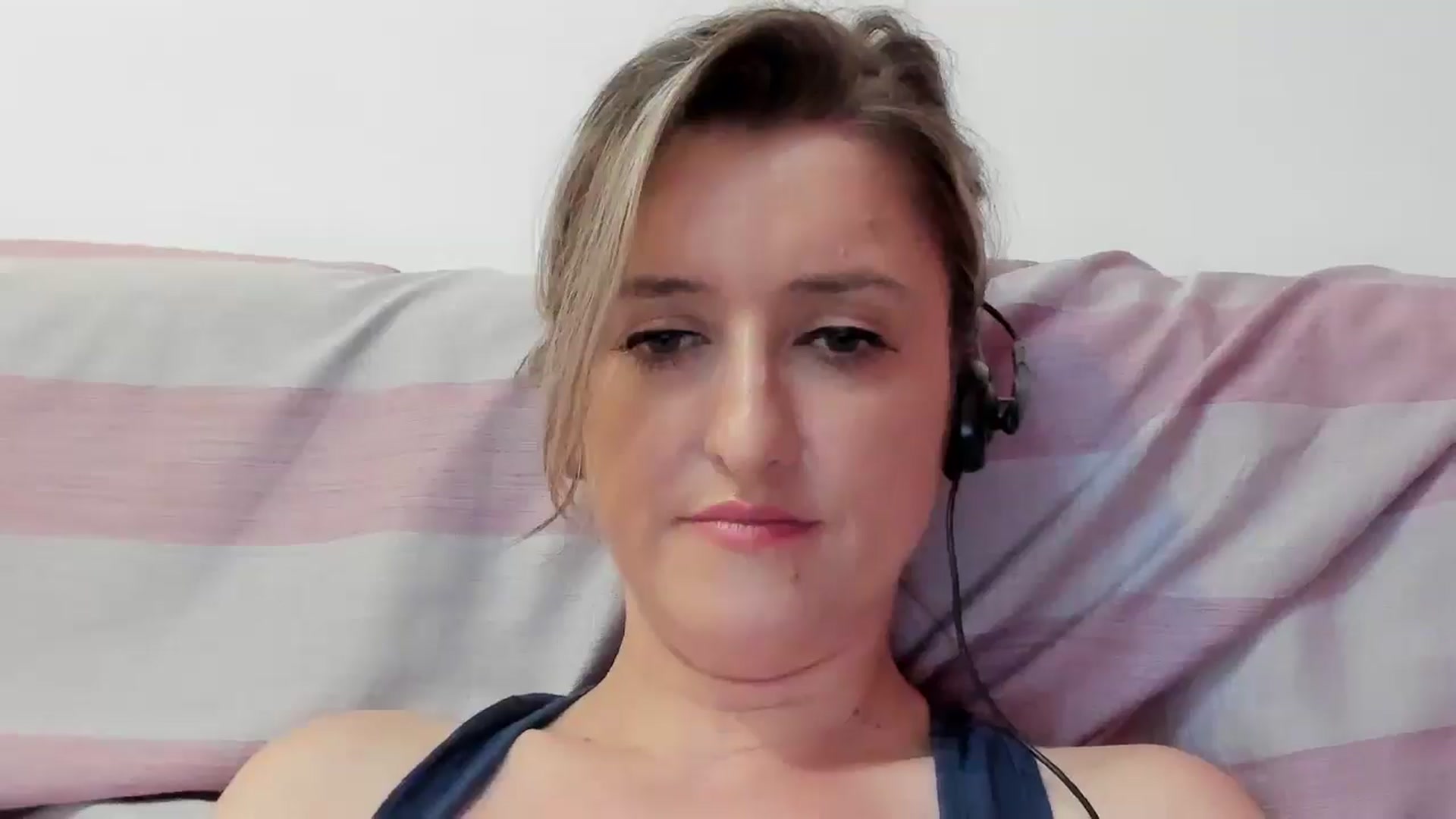 Gallery image thumbnail from BestDream's myfreecams stream on, 07/22/2024, 24:03 image 20 of 20