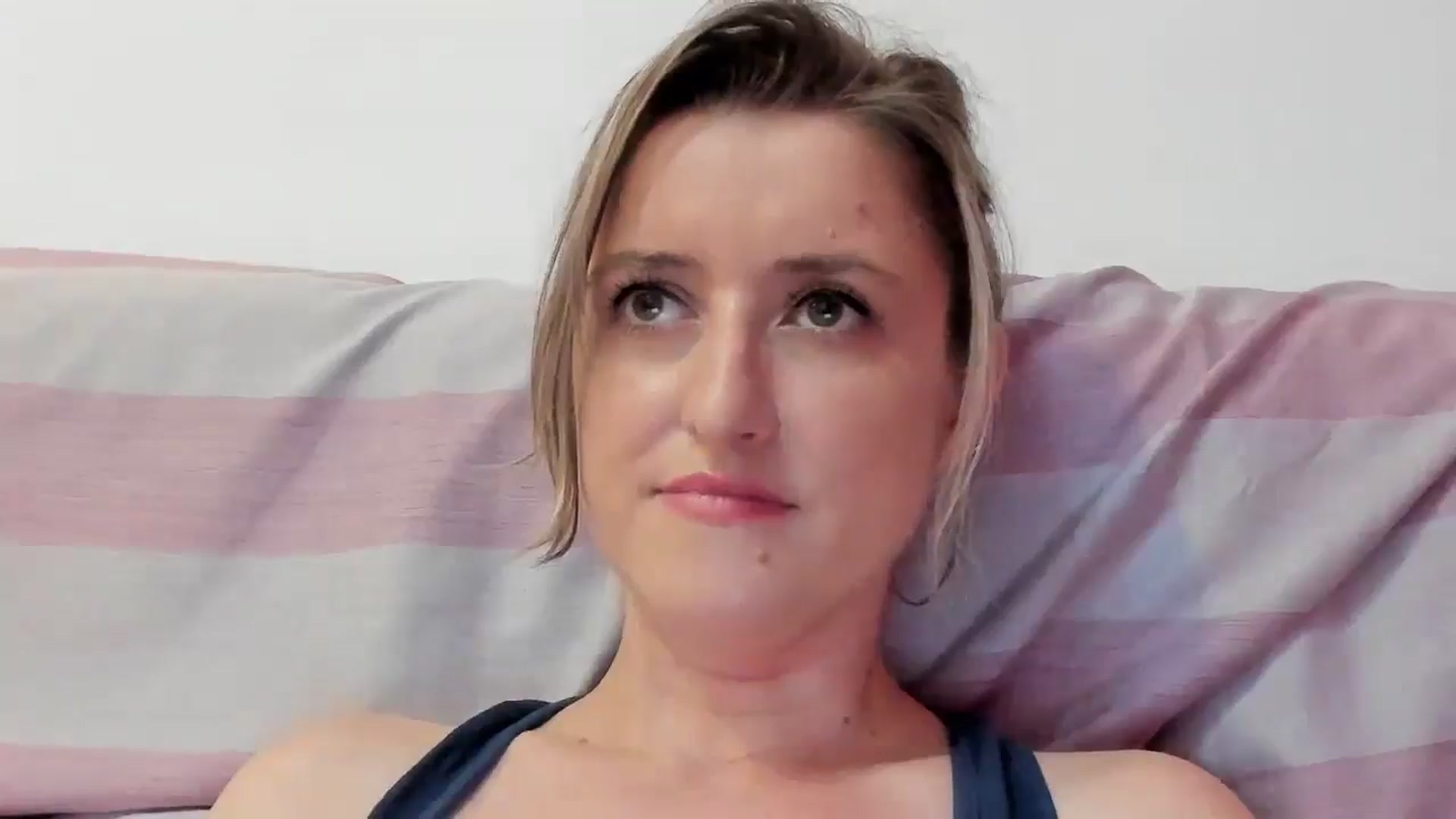 Gallery image thumbnail from BestDream's myfreecams stream on, 07/22/2024, 24:03 image 10 of 20