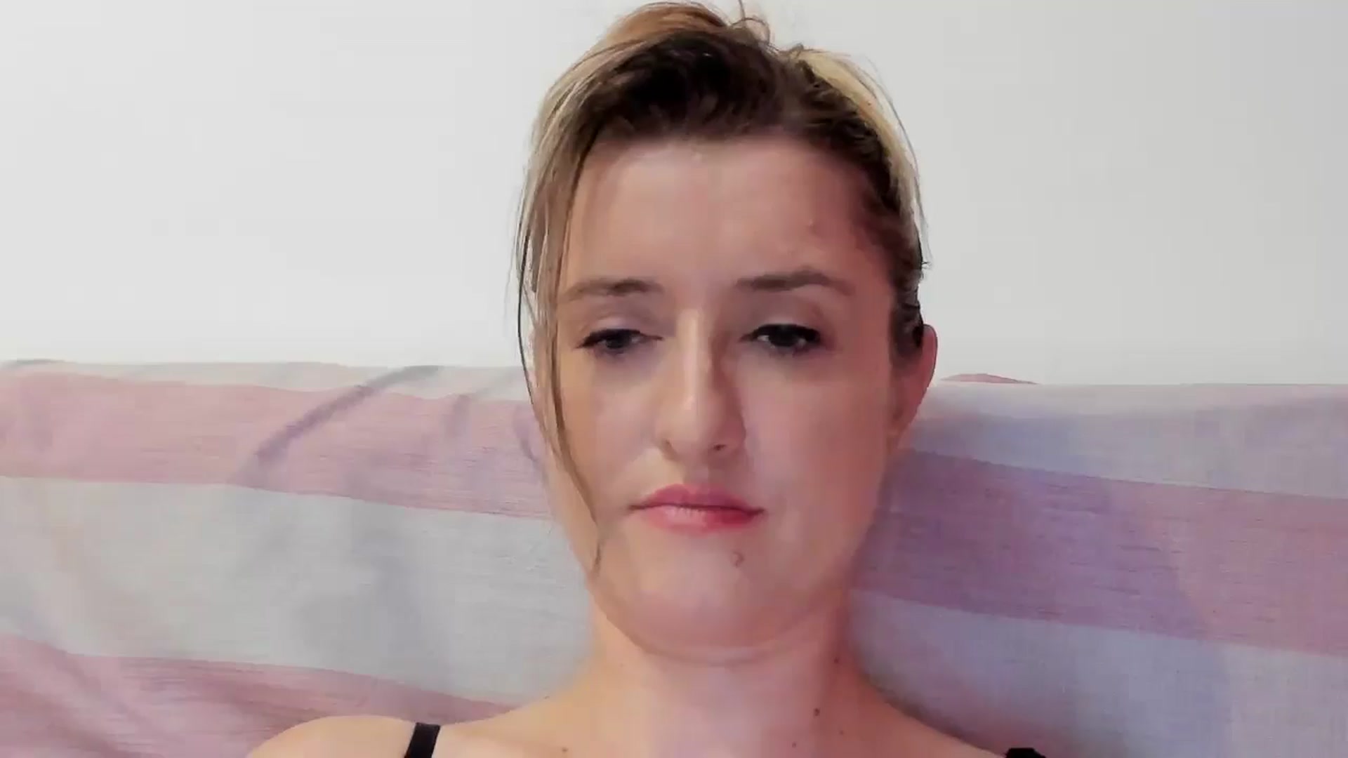 Gallery image thumbnail from BestDream's myfreecams stream on, 07/23/2024, 23:51 image 10 of 20