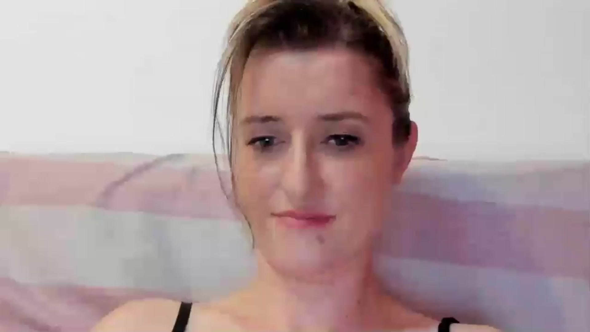 Gallery image thumbnail from BestDream's myfreecams stream on, 07/23/2024, 23:51 image 4 of 20