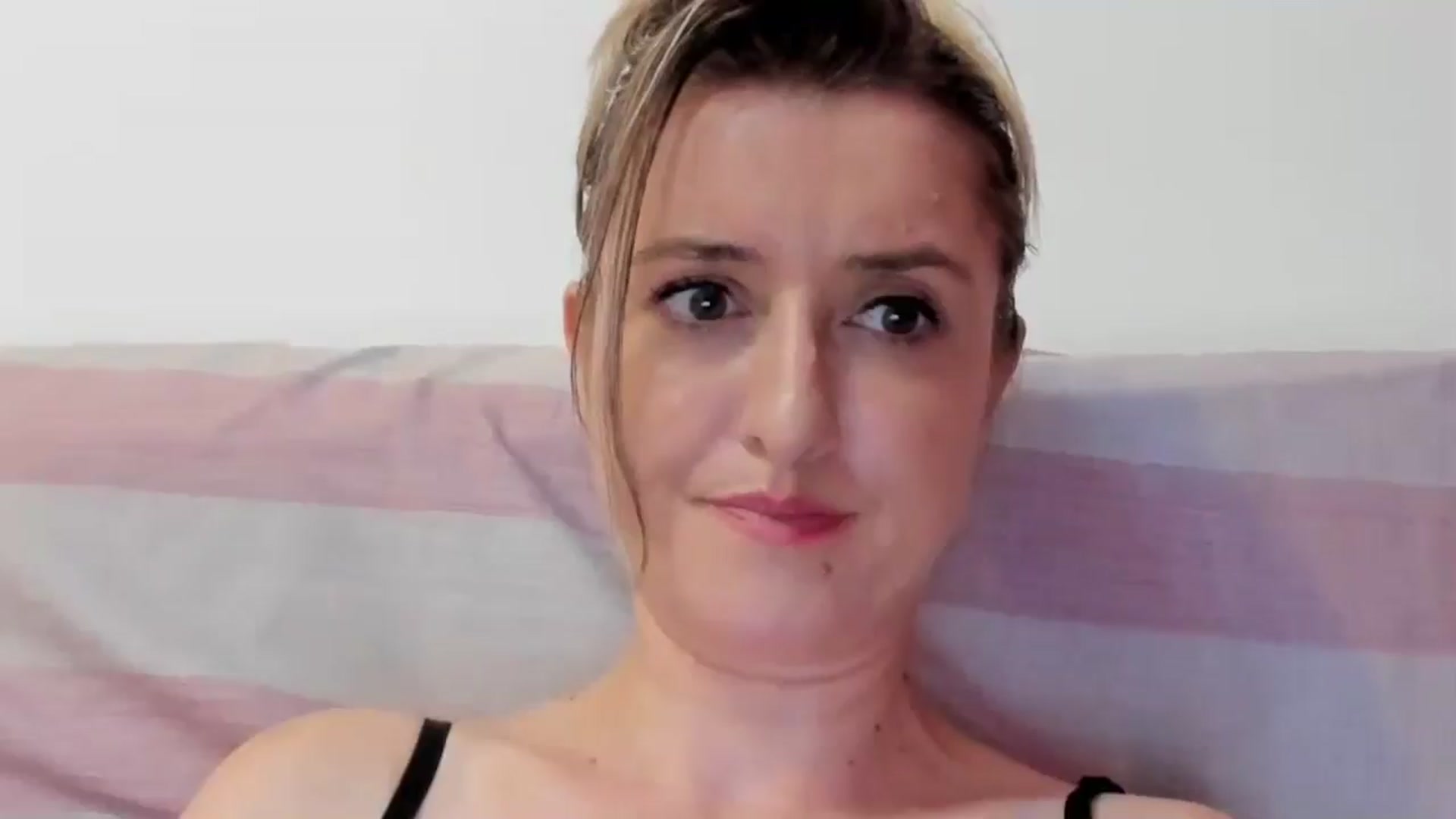 Gallery image thumbnail from BestDream's myfreecams stream on, 07/23/2024, 23:51 image 17 of 20