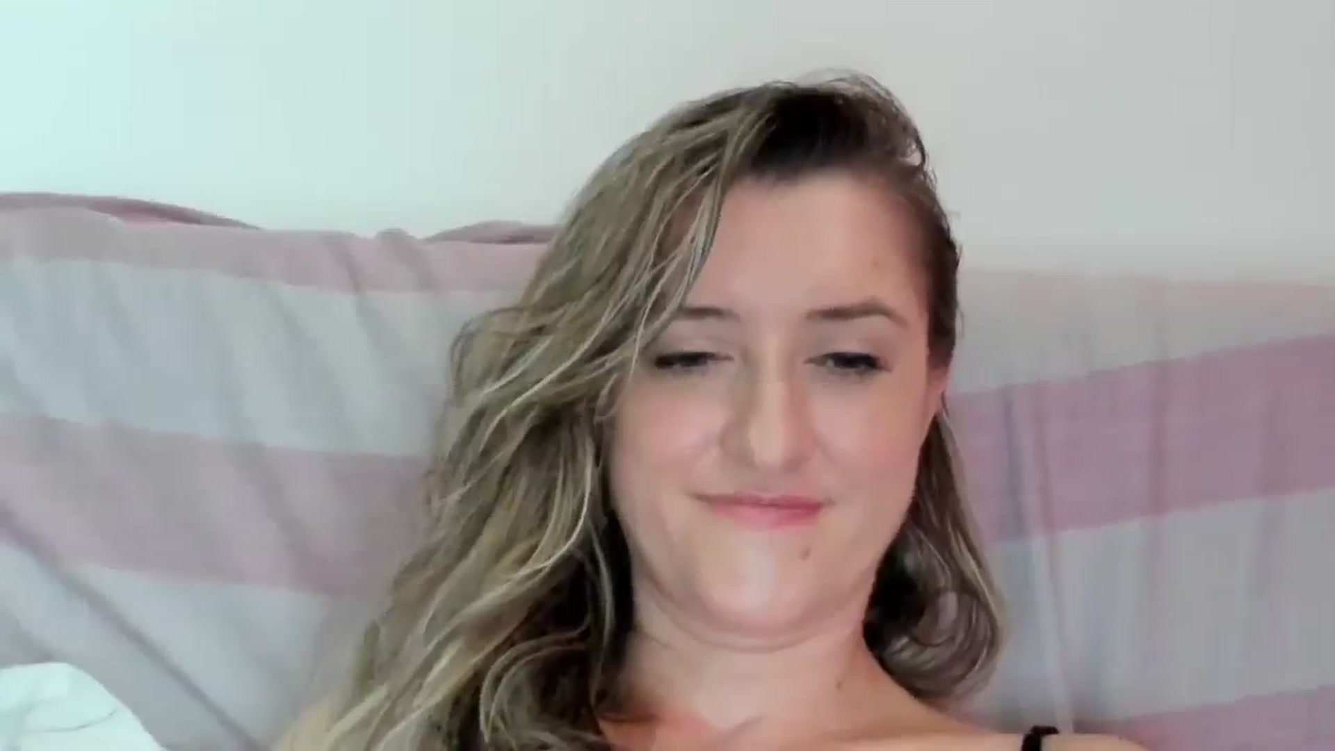 Gallery image thumbnail from BestDream's myfreecams stream on, 07/24/2024, 08:53 image 17 of 20