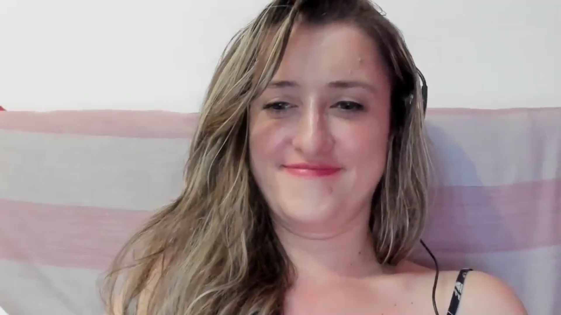 Gallery image thumbnail from BestDream's myfreecams stream on, 07/24/2024, 22:30 image 14 of 20