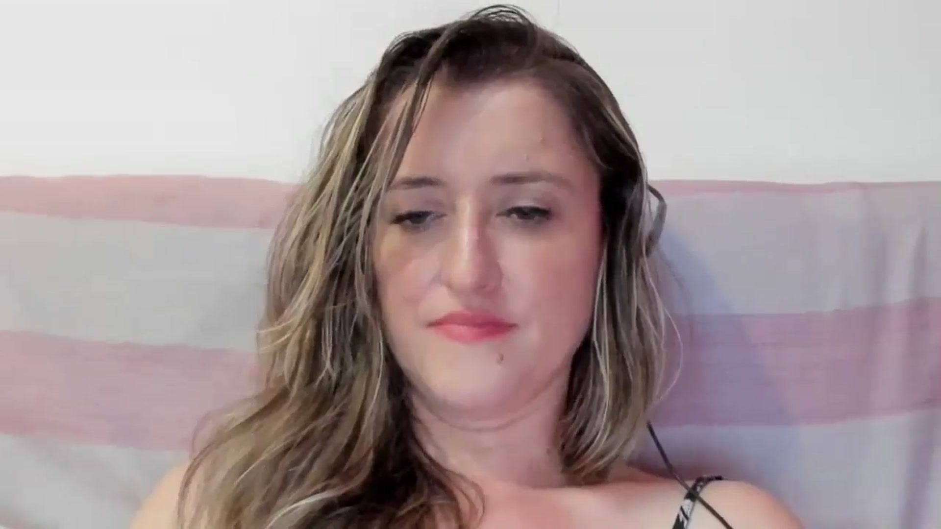 Gallery image thumbnail from BestDream's myfreecams stream on, 07/24/2024, 23:13 image 8 of 20