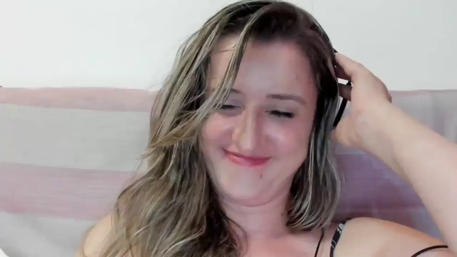 Gallery image thumbnail from BestDream's myfreecams stream on, 07/24/2024, 23:13 image 1 of 20