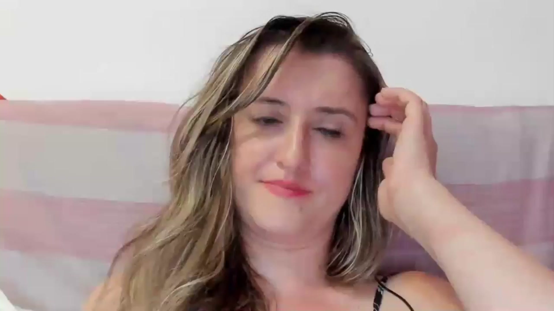 Gallery image thumbnail from BestDream's myfreecams stream on, 07/24/2024, 23:13 image 12 of 20