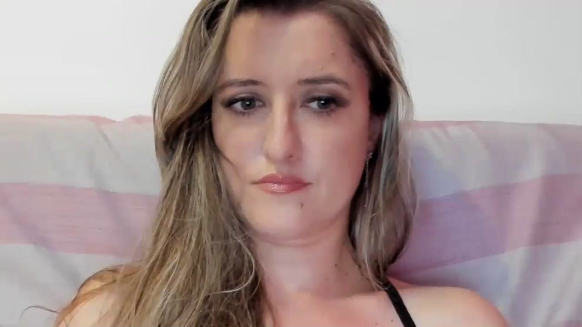 Gallery image thumbnail from BestDream's myfreecams stream on, 07/25/2024, 20:55 image 17 of 20