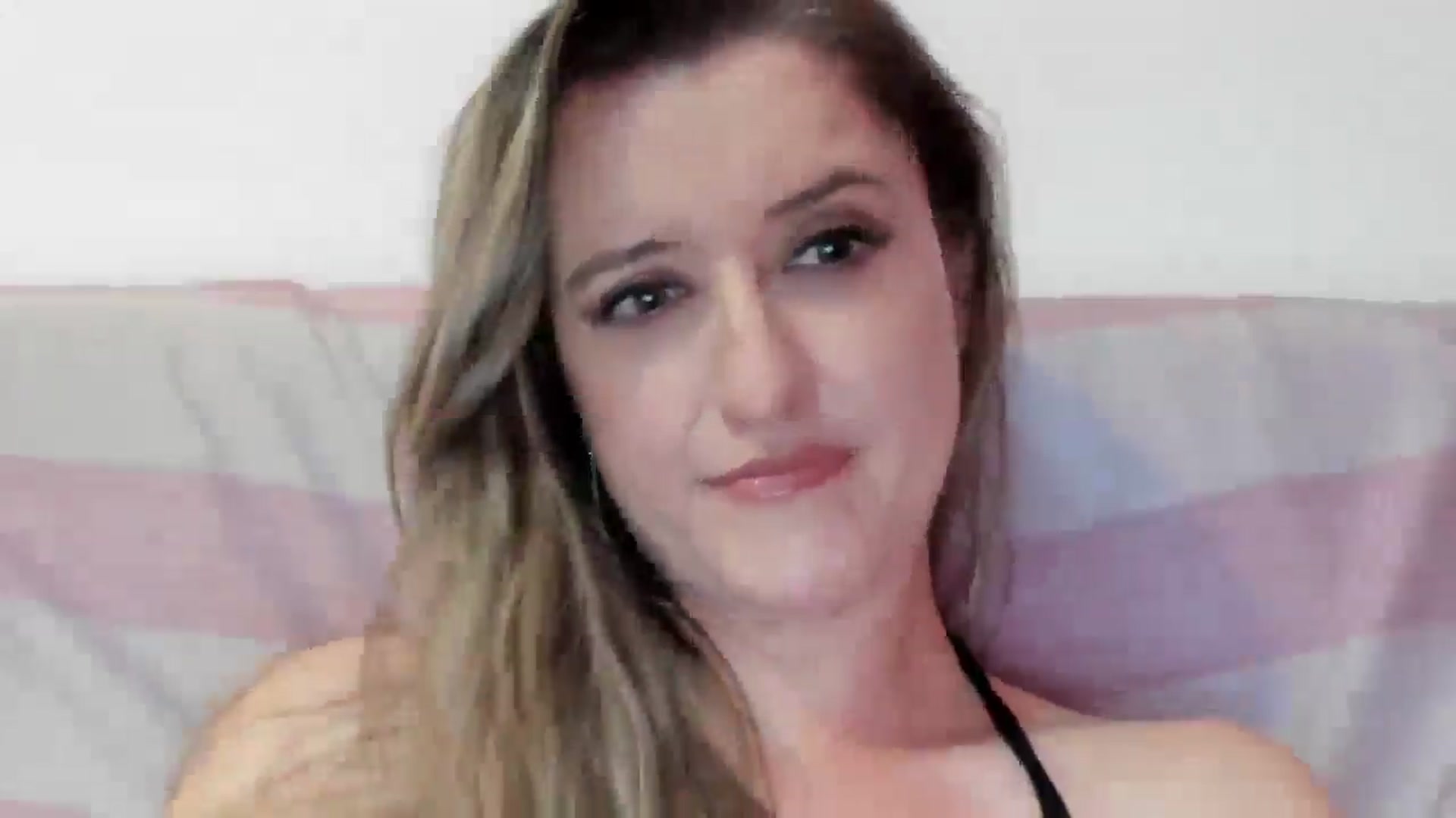 Gallery image thumbnail from BestDream's myfreecams stream on, 07/25/2024, 21:19 image 13 of 20