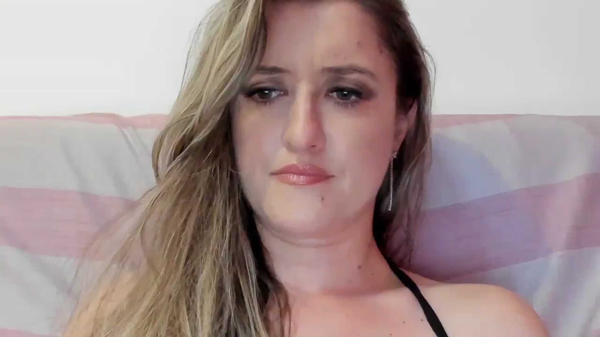 Gallery image thumbnail from BestDream's myfreecams stream on, 07/25/2024, 21:19 image 7 of 20