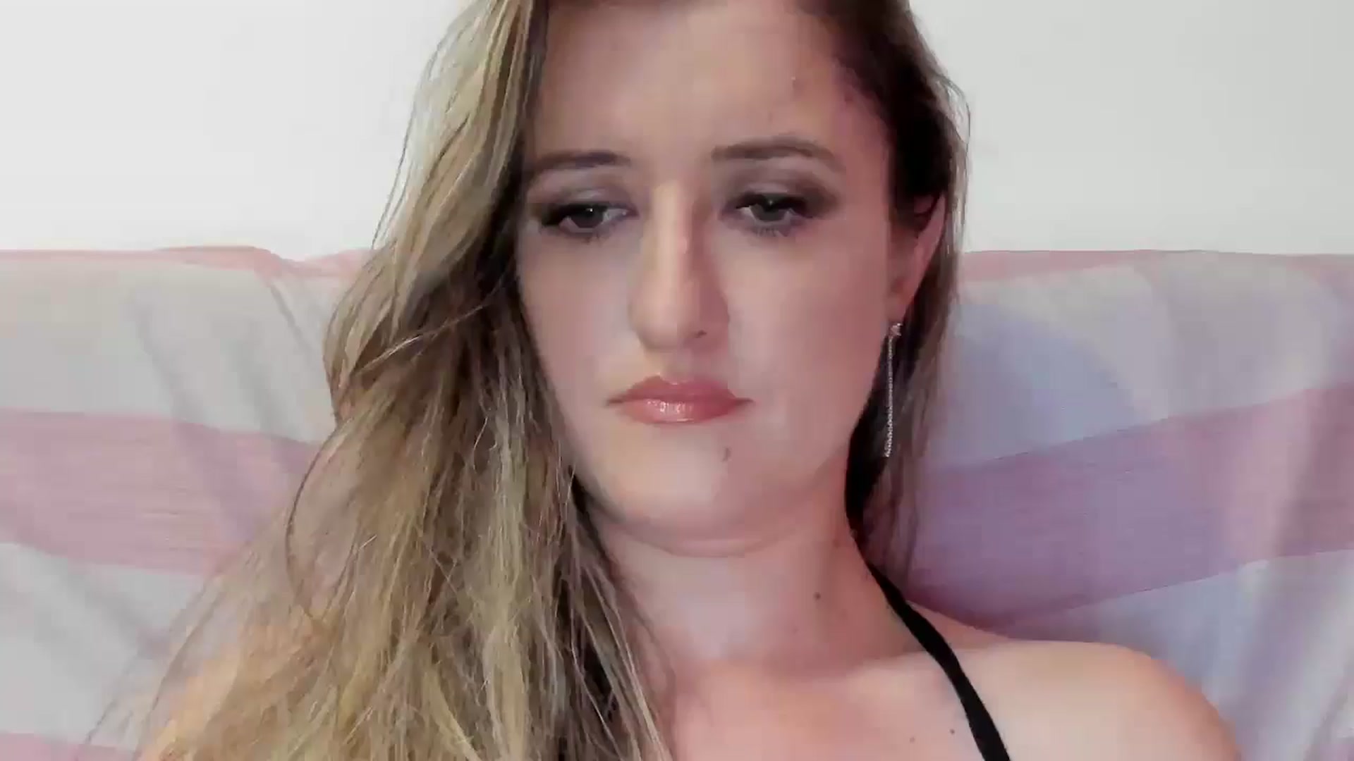Gallery image thumbnail from BestDream's myfreecams stream on, 07/25/2024, 21:19 image 1 of 20
