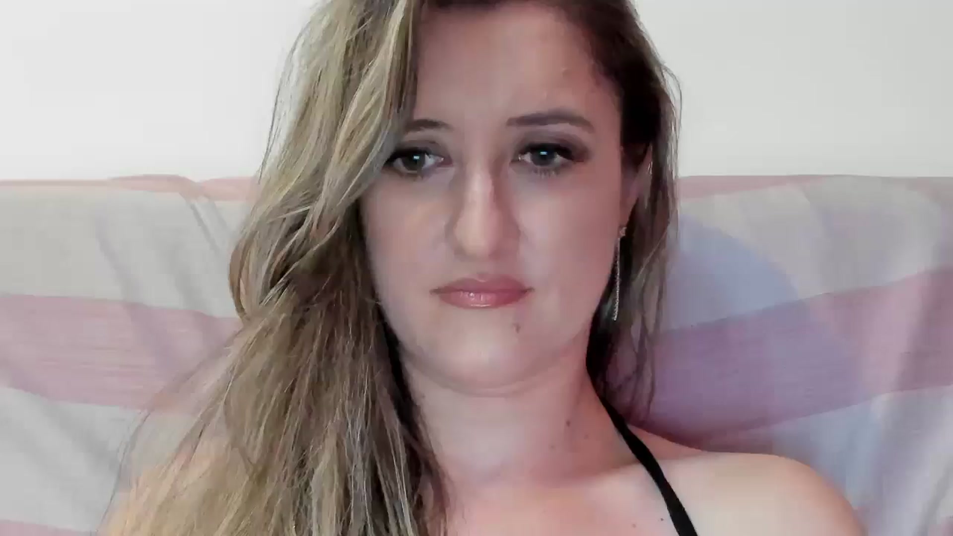 Gallery image thumbnail from BestDream's myfreecams stream on, 07/25/2024, 21:19 image 11 of 20