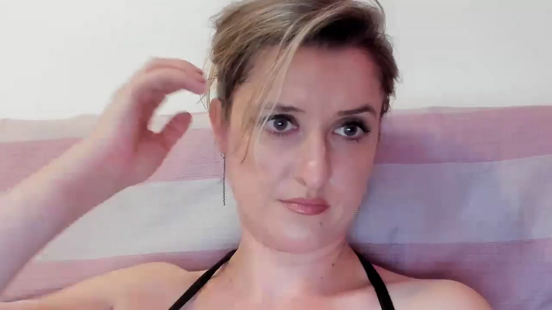 Gallery image thumbnail from BestDream's myfreecams stream on, 07/25/2024, 22:35 image 7 of 20