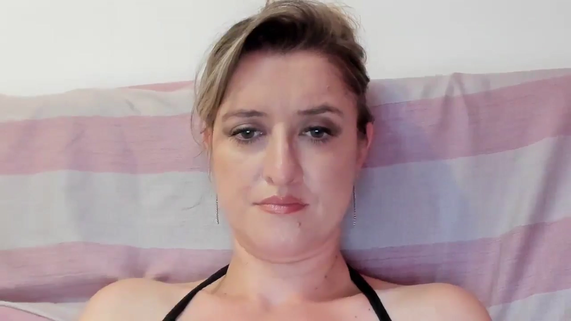 Gallery image thumbnail from BestDream's myfreecams stream on, 07/25/2024, 23:14 image 16 of 20