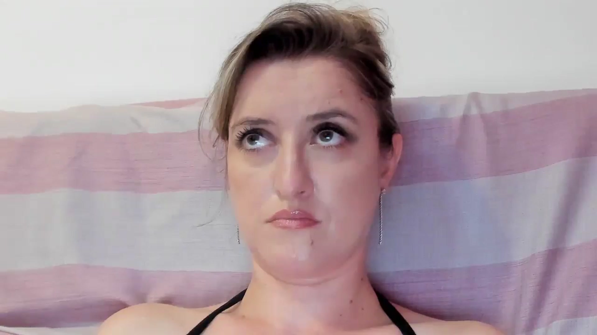 Gallery image thumbnail from BestDream's myfreecams stream on, 07/25/2024, 23:14 image 7 of 20