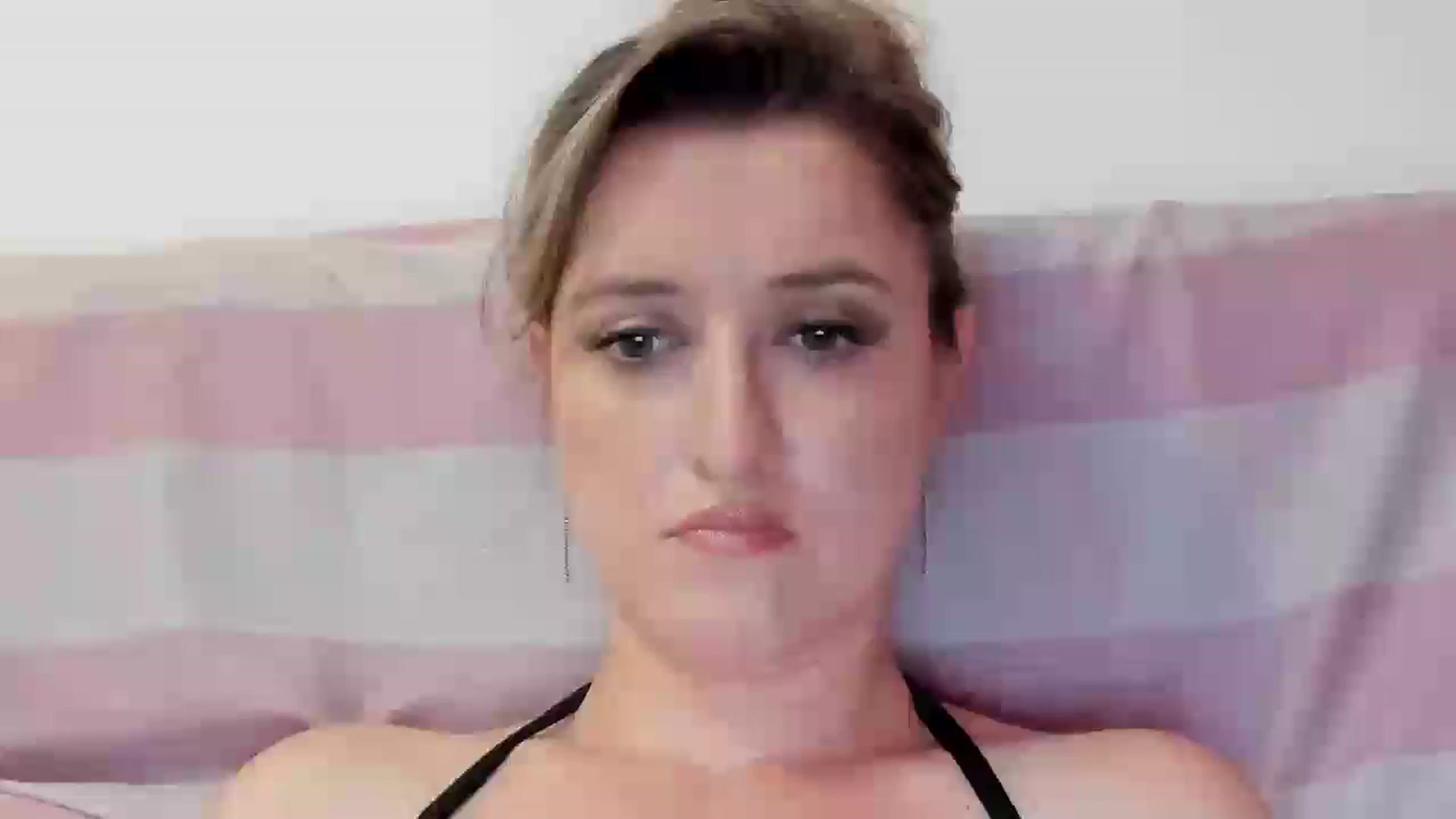 Gallery image thumbnail from BestDream's myfreecams stream on, 07/25/2024, 23:14 image 8 of 20