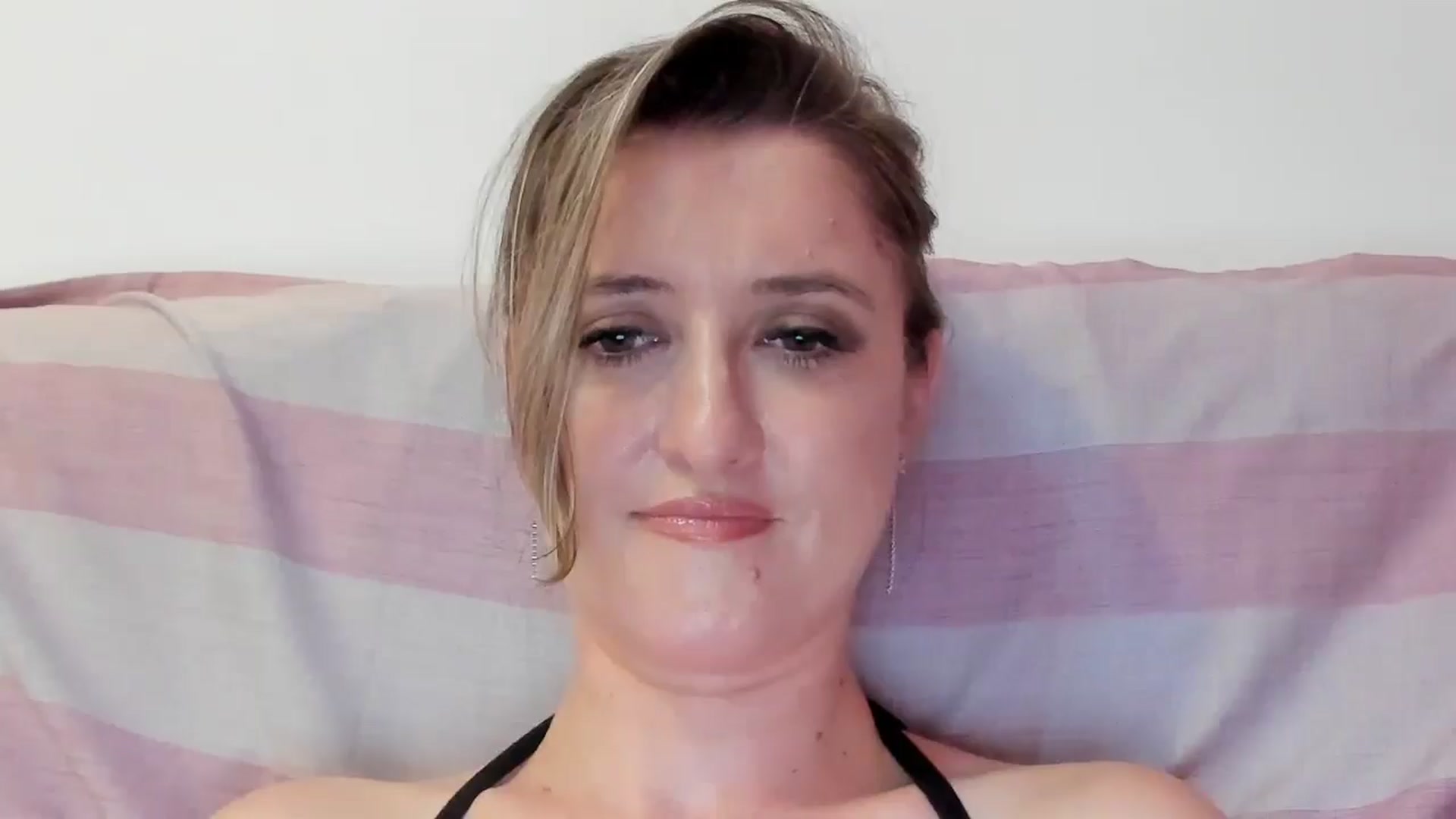Gallery image thumbnail from BestDream's myfreecams stream on, 07/26/2024, 02:15 image 18 of 20
