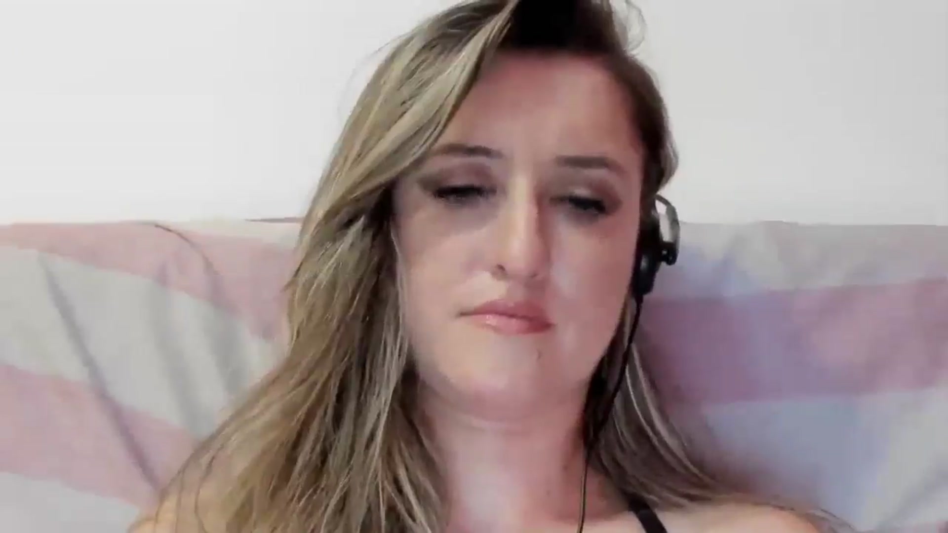 Gallery image thumbnail from BestDream's myfreecams stream on, 07/26/2024, 03:01 image 15 of 20