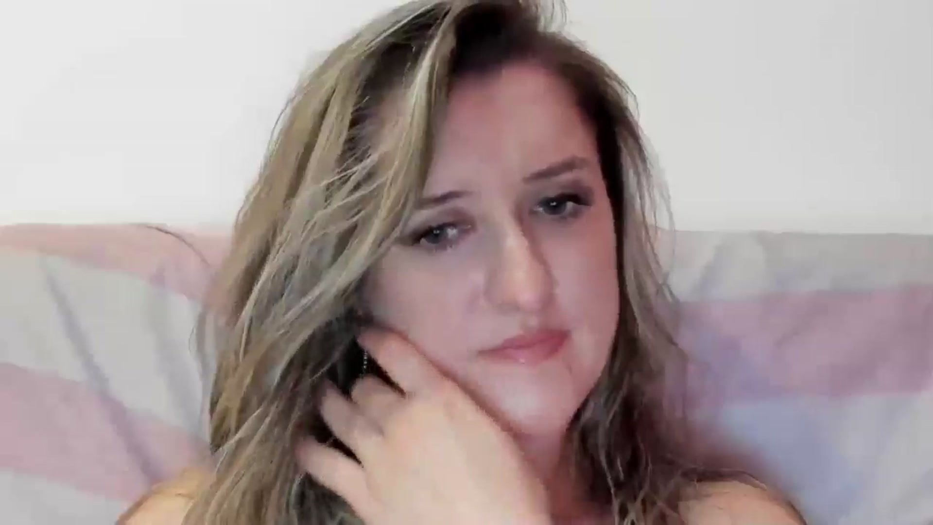 Gallery image thumbnail from BestDream's myfreecams stream on, 07/26/2024, 03:01 image 10 of 20