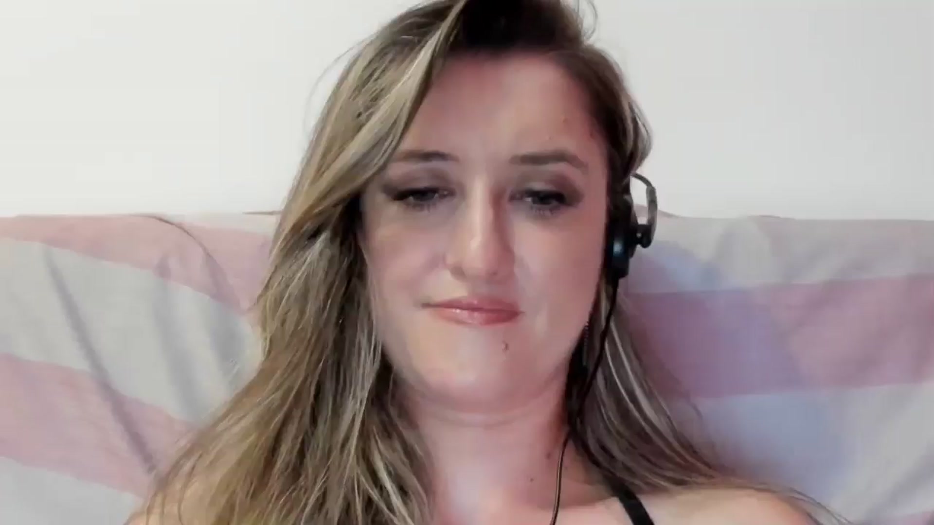 Gallery image thumbnail from BestDream's myfreecams stream on, 07/26/2024, 03:01 image 19 of 20