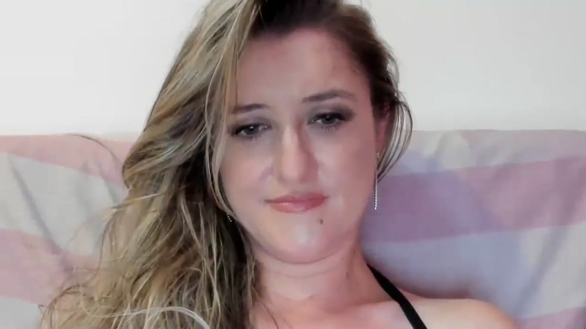Gallery image thumbnail from BestDream's myfreecams stream on, 07/26/2024, 03:01 image 3 of 20