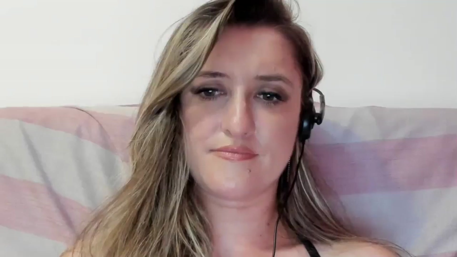 Gallery image thumbnail from BestDream's myfreecams stream on, 07/26/2024, 03:01 image 18 of 20