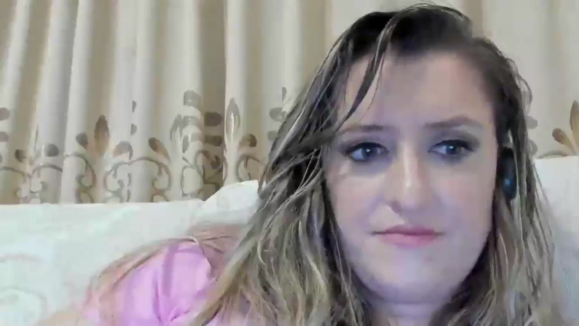 Gallery image thumbnail from BestDream's myfreecams stream on, 07/28/2024, 22:19 image 6 of 20