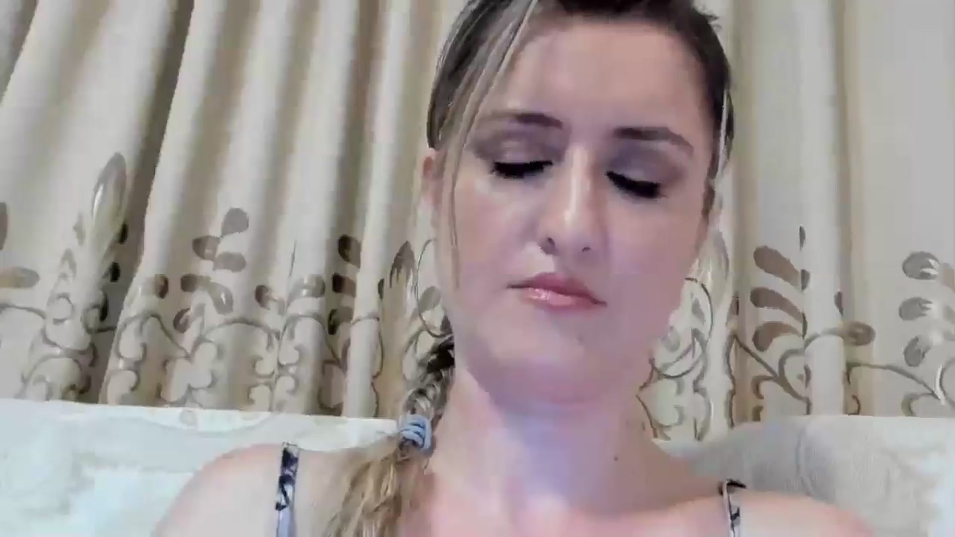Gallery image thumbnail from BestDream's myfreecams stream on, 07/30/2024, 22:15 image 16 of 20